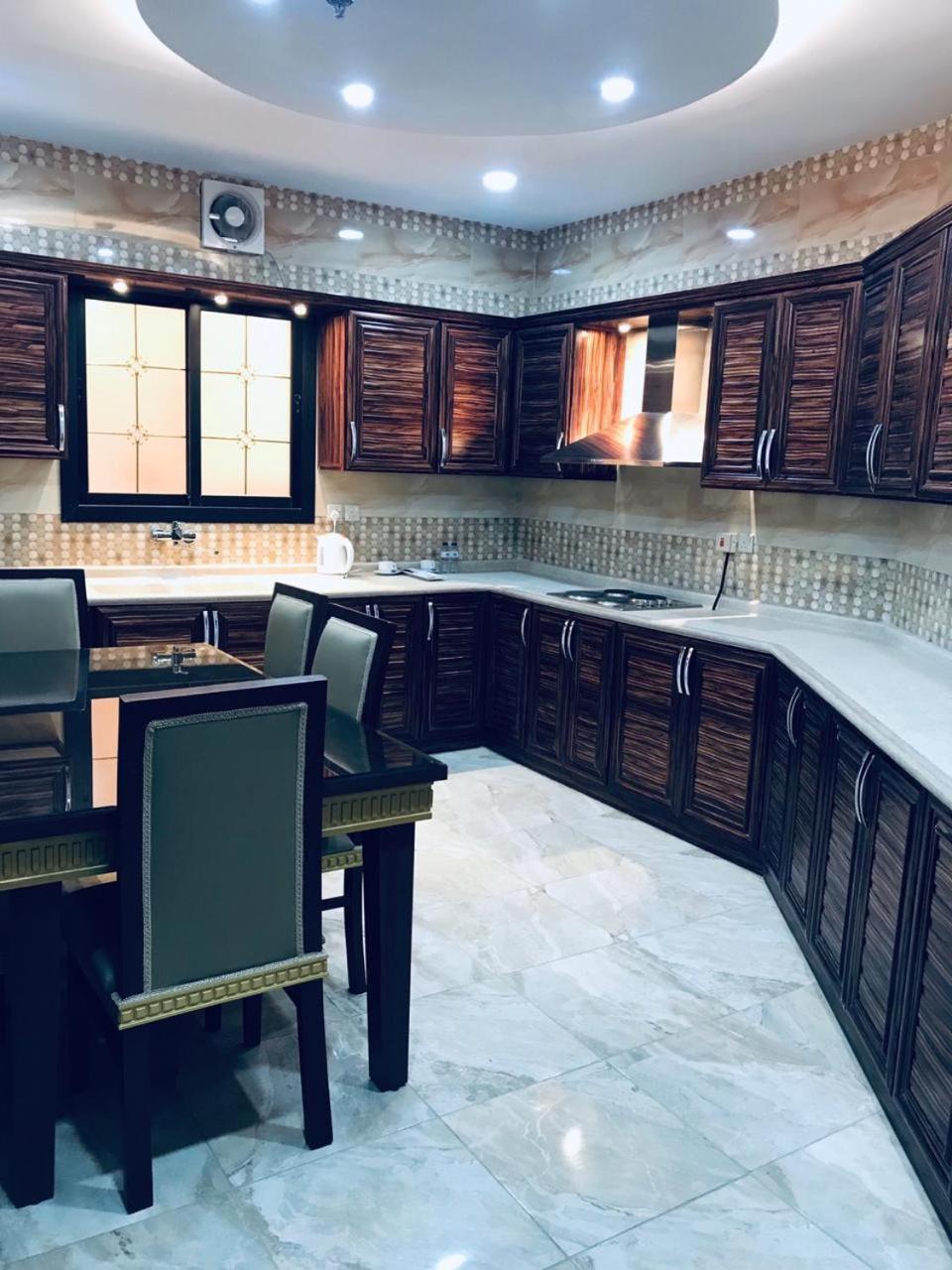 Luxury Hotel Apartments Tabuk Exterior foto